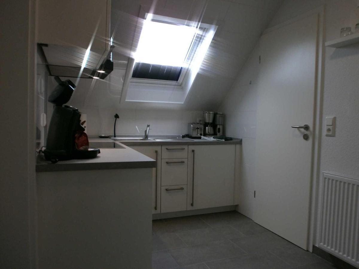 Nr 28 - Ferienwohnung Am Yachthafen Harlesiel Exterior foto